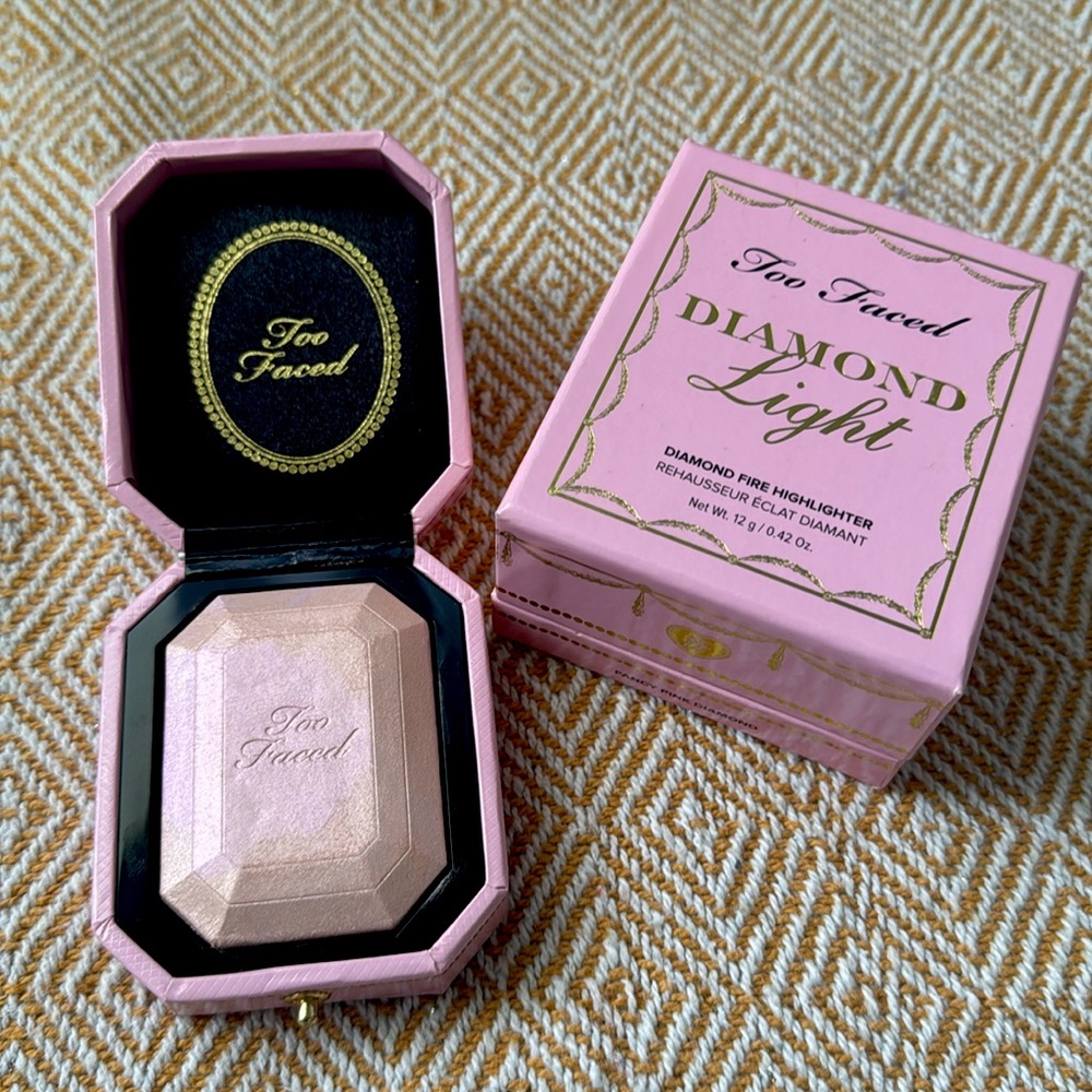 Too Faced Diamond Light Diamond Fire Highlighter Fancy Pink Diamond NEW